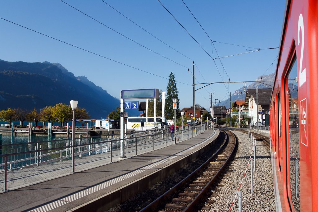 Am 02.10.2011 m�ssen wir Brienz wieder verlassen........ Hier der Ausfahrtsblick aaus einem Zug der zb (Zentralbahn).