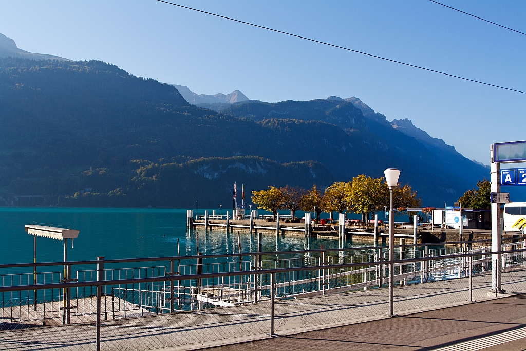 Am 02.10.2011 m�ssen wir Brienz wieder verlassen........ Hier nochmal ein Blick auf den Bahnsteig, See, aus einem Zug der zb (Zentralbahn).