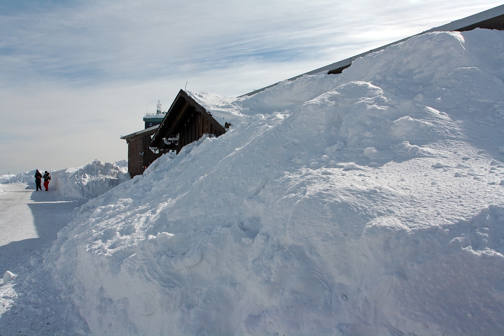 Auch n�rdlich der Alpen gibt es m�chtige Schneemassen - Hier am 23.03.2013 am Brocken (Harz).