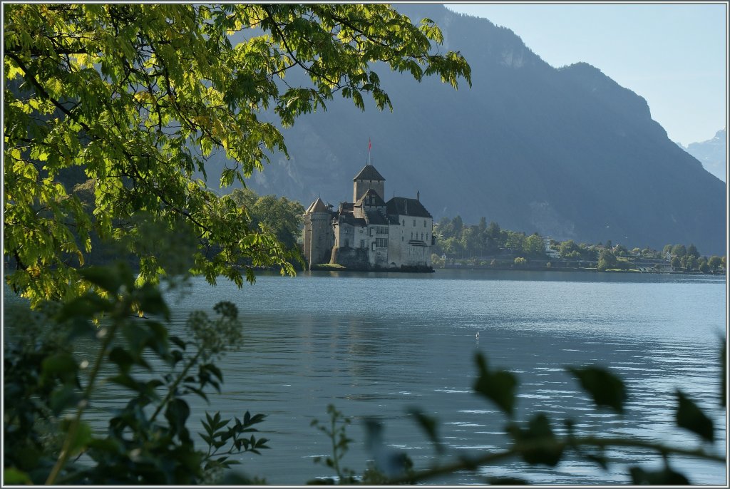 Das Ch�teau de Chillon im zarten Herbstgr�n.
28. Sept. 2012