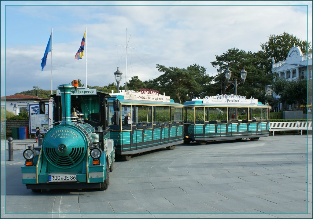 Der  Petit Train  zum Jagtschloss Granitz gibt sich nostalgisch modisch.
Binz, den 19. Sept. 2010