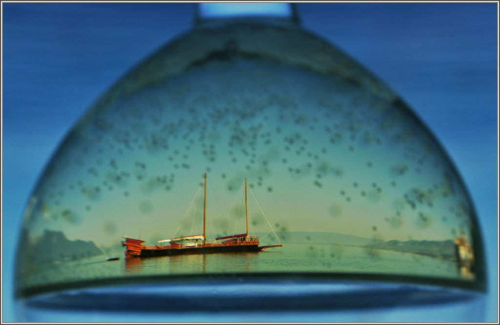 Die Galeere  La Libert�  im Weinglas.
(05.07.2011)