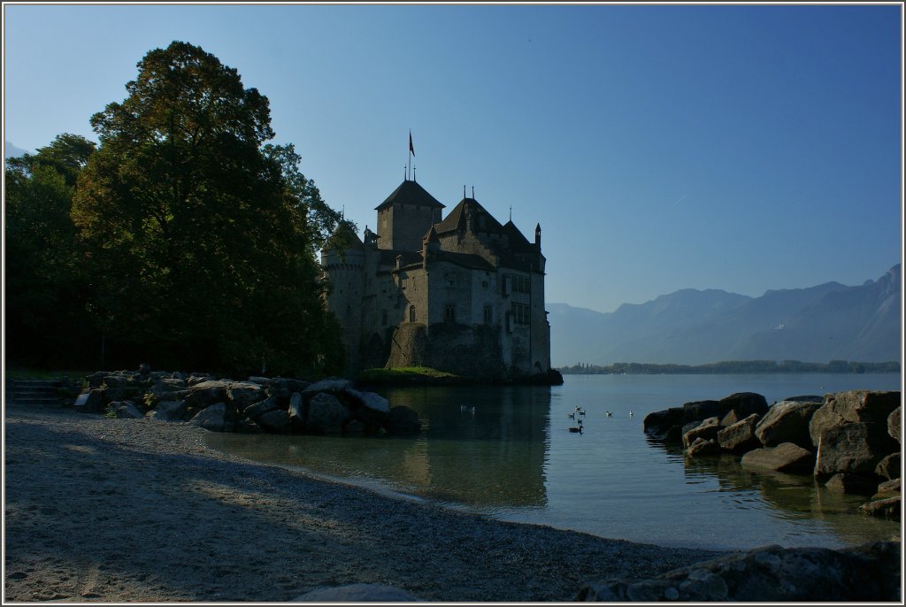 Herbstliche Morgenstimmung am Ch�teau de Chillon.
(29.09.2011)