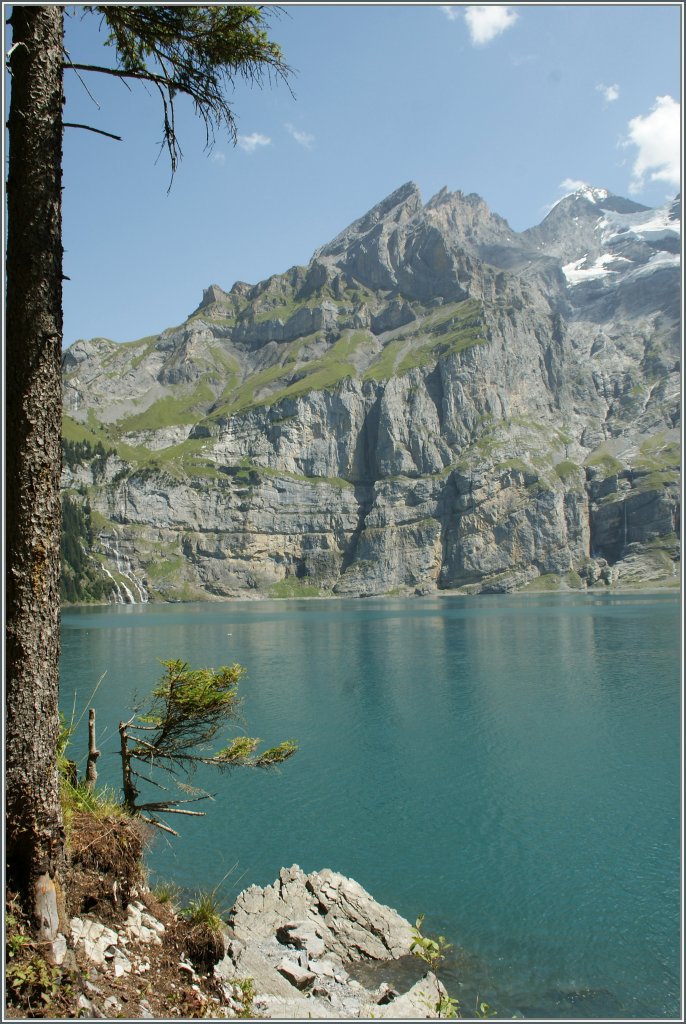 Klein aber fein, der �schinensee oberhalb von Kandersteg.
(Aug. 2011)