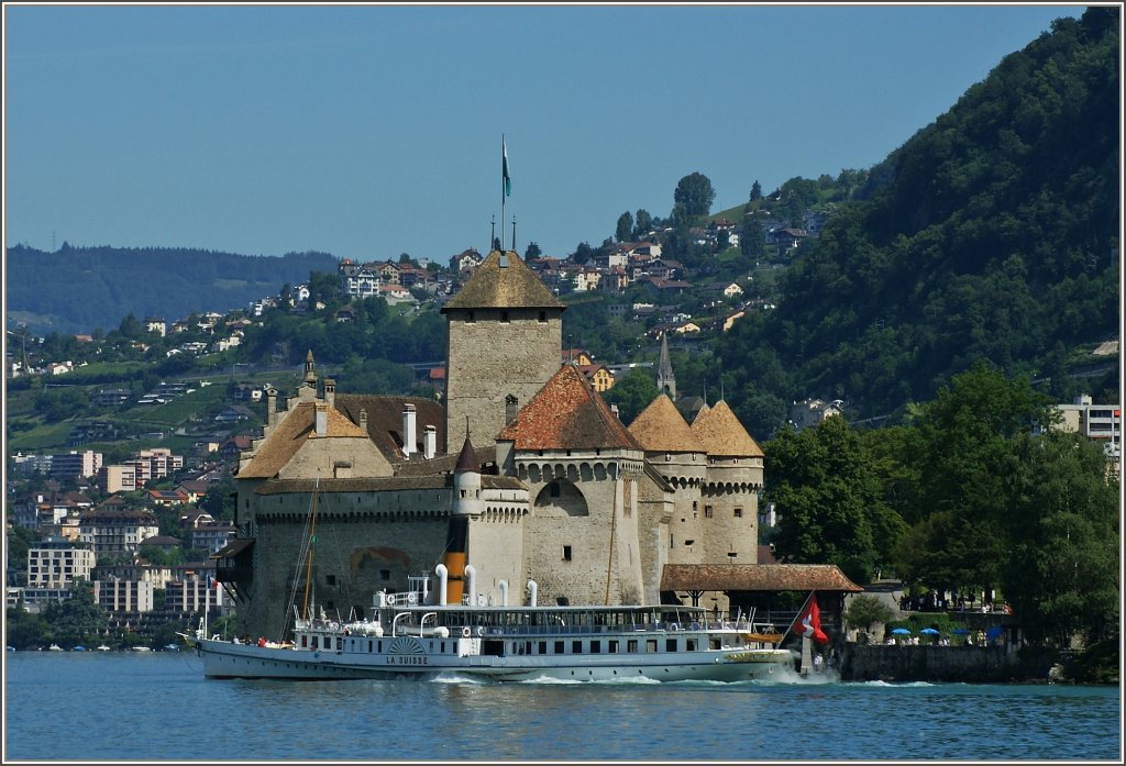 Sommerzeit-Ausflugszeit und das Ch�teau de Chillon ist ein vielbesuchtes Ausflugsziel.
(04.07.2011)