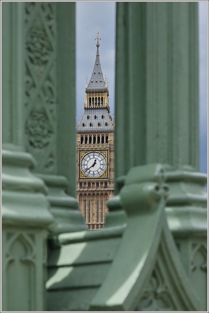 Eine etwas andere Sicht auf die Uhr vom Big Ben.
(22.05.2014)