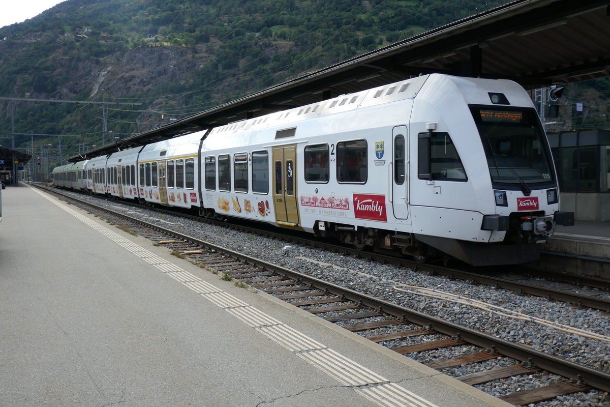 RABe 535 115  Trubschachen II  mit Kambly Werbung am 23.7.18 im Bahnhof Brig.