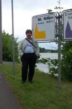 Das war 2005, als wir am Rhein dieses Schild f�r eine Kirche mit meinem Namen entdeckten