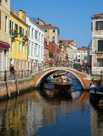 Venedig (Venezia) und seine Br�cken und Kan�le, hier am 24.07.2022.