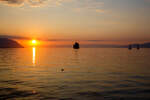 Sonnenuntergang bei Villeneuve am Genfersee (Le Léma) mit Blick auf die Île de Peilz am 07 September 2023.